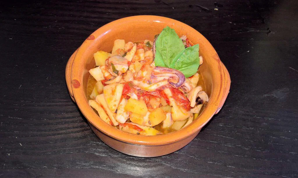 pasta e patate con calamari